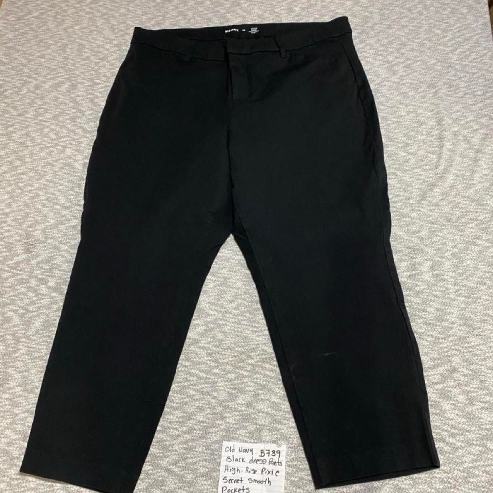 Old Navy Black High Rise Pixie Secret Smooth Pockets Pants women 20. SKU-B739